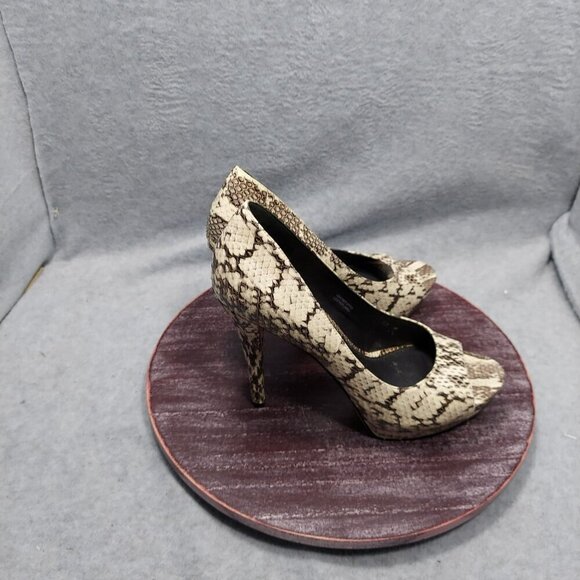 Vera Wang Snake Print Peep Toe Platform Heels Size 7.5 - Picture 3 of 10
